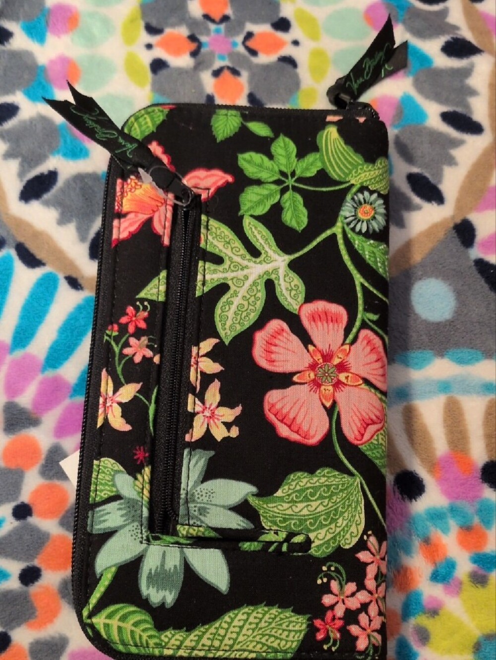 Vera Bradley Retired Print Botanica Quilted Clutch - Picture 5 of 9